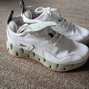 Reebok NEW White Sneakers with Mint & Gum Sole